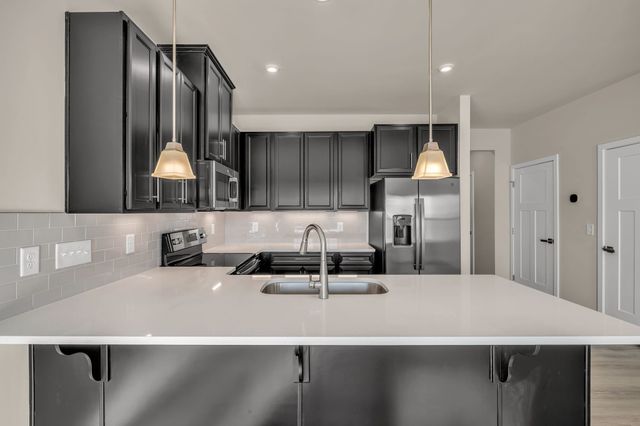 1043 Clendening Dr, Gallatin, TN 37066