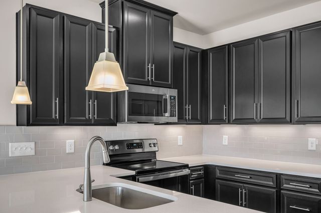 1043 Clendening Dr, Gallatin, TN 37066