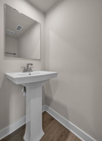 1043 Clendening Dr, Gallatin, TN 37066