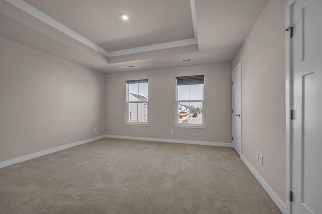 1043 Clendening Dr, Gallatin, TN 37066