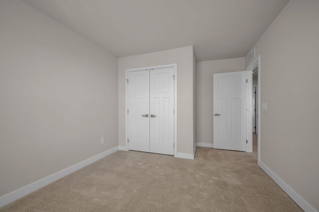 1043 Clendening Dr, Gallatin, TN 37066