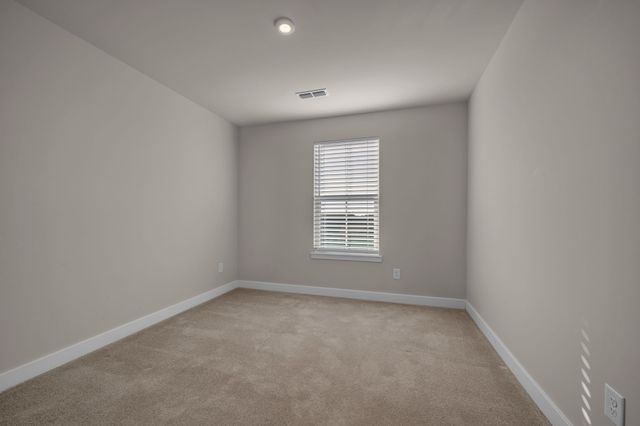 1043 Clendening Dr, Gallatin, TN 37066
