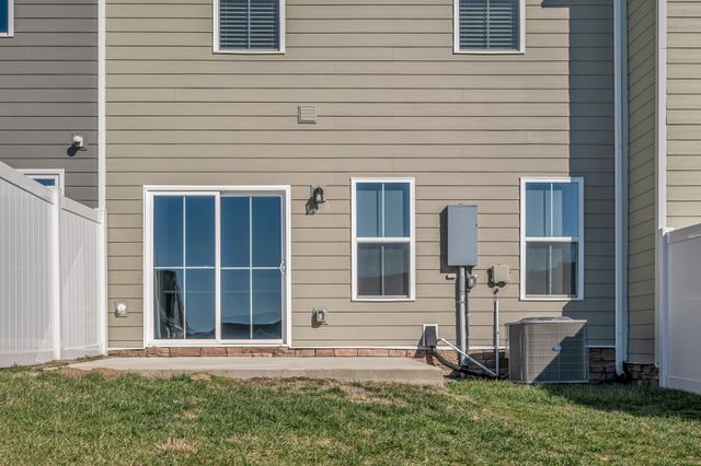 1043 Clendening Dr, Gallatin, TN 37066