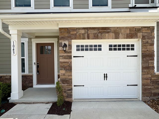 1043 Clendening Dr, Gallatin, TN 37066