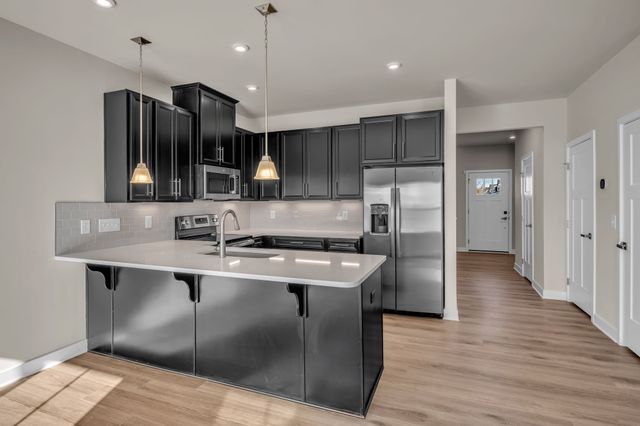 1043 Clendening Dr, Gallatin, TN 37066