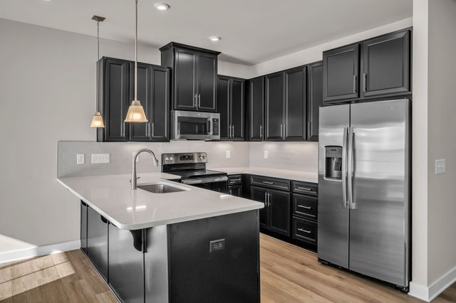 1043 Clendening Dr, Gallatin, TN 37066