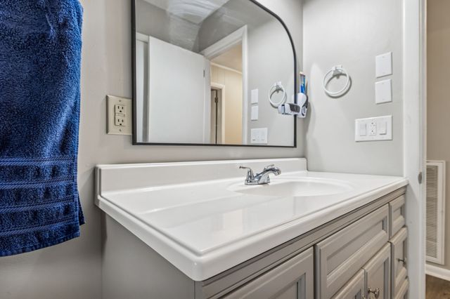 8871 Pinewood Rd, Lyles, TN 37098