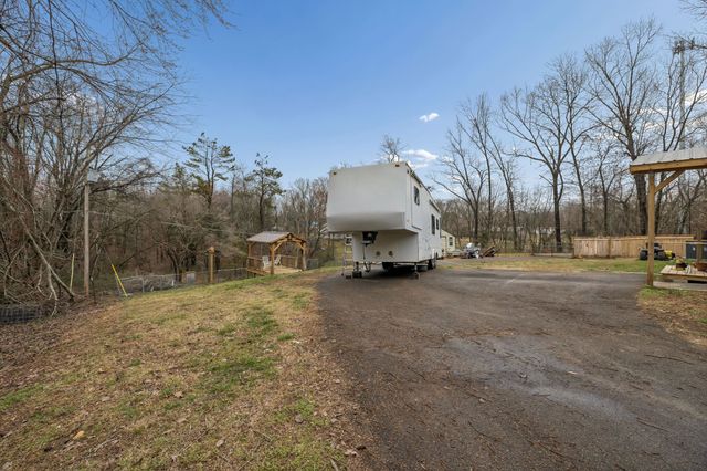 8871 Pinewood Rd, Lyles, TN 37098