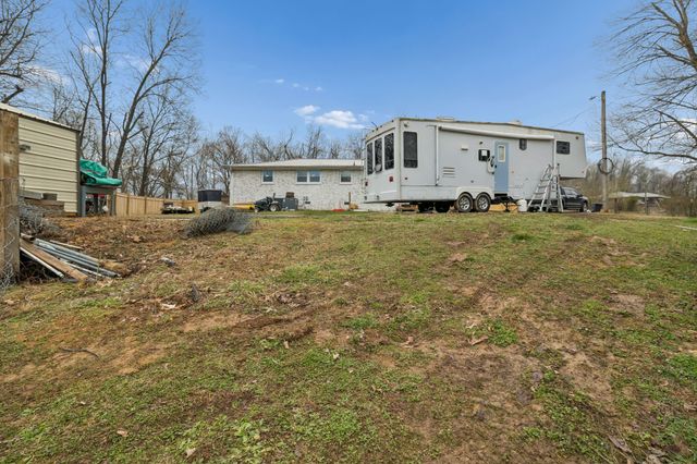 8871 Pinewood Rd, Lyles, TN 37098