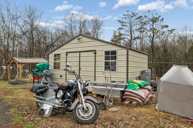 8871 Pinewood Rd, Lyles, TN 37098