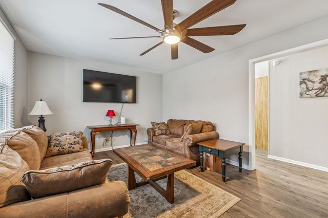 8871 Pinewood Rd, Lyles, TN 37098