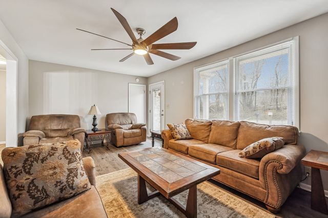 8871 Pinewood Rd, Lyles, TN 37098