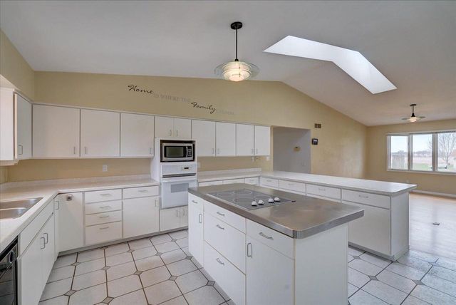 5900 Valley High Drive, Madison, WI 53718