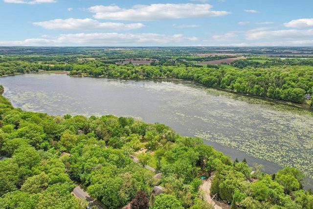 W5442 Lake View DRIVE, Elkhorn, WI 53121