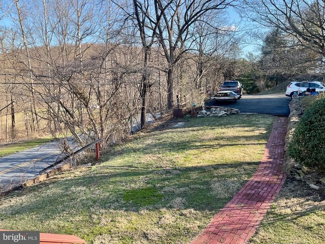 396 BRIDGE VALLEY RD, Pequea, PA 17565