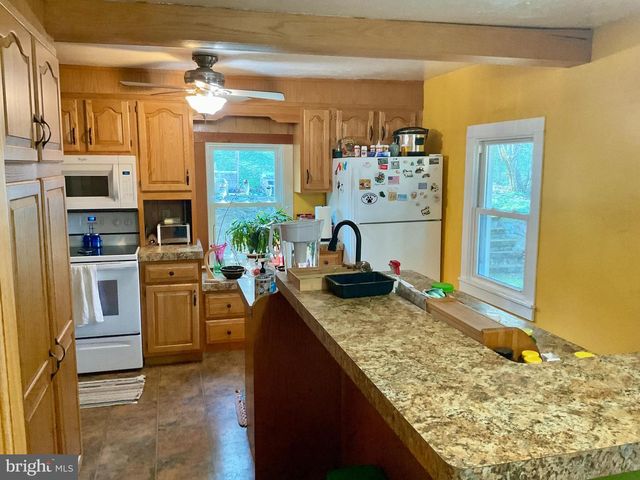 396 BRIDGE VALLEY RD, Pequea, PA 17565