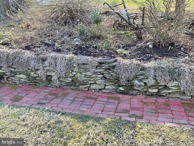 396 BRIDGE VALLEY RD, Pequea, PA 17565