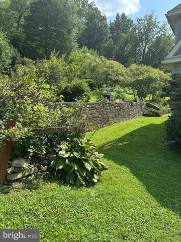 396 BRIDGE VALLEY RD, Pequea, PA 17565