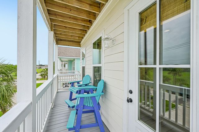 2435 103rd Street, Galveston, TX 77554