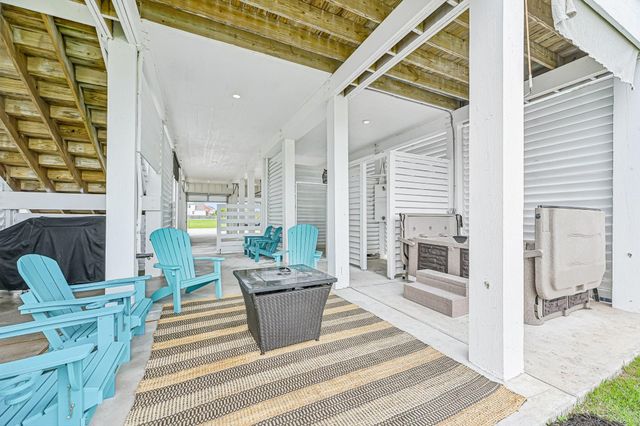 2435 103rd Street, Galveston, TX 77554