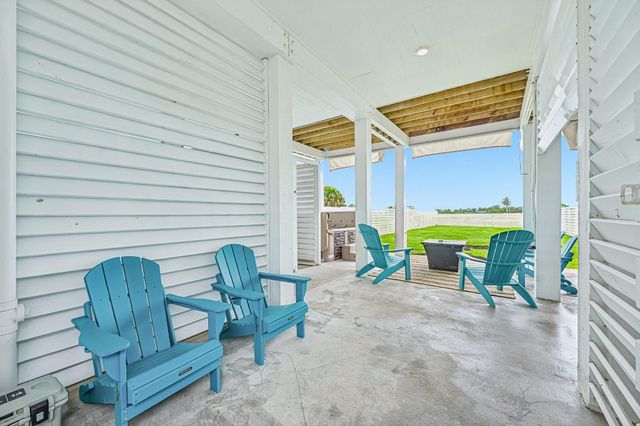 2435 103rd Street, Galveston, TX 77554