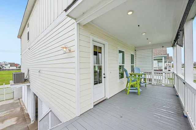 2435 103rd Street, Galveston, TX 77554