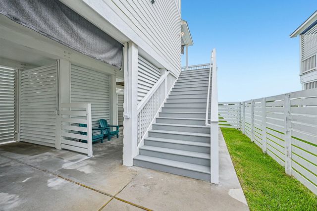 2435 103rd Street, Galveston, TX 77554