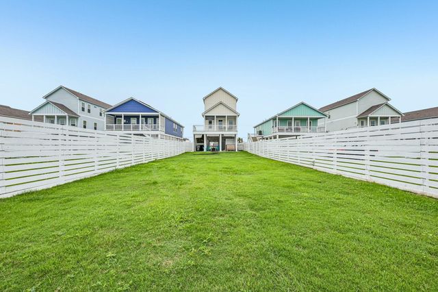 2435 103rd Street, Galveston, TX 77554