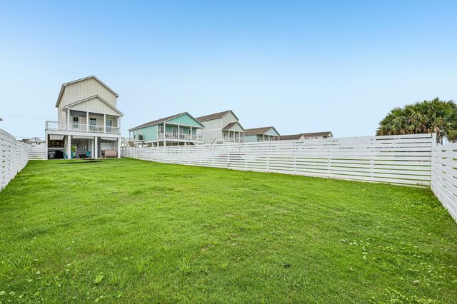 2435 103rd Street, Galveston, TX 77554