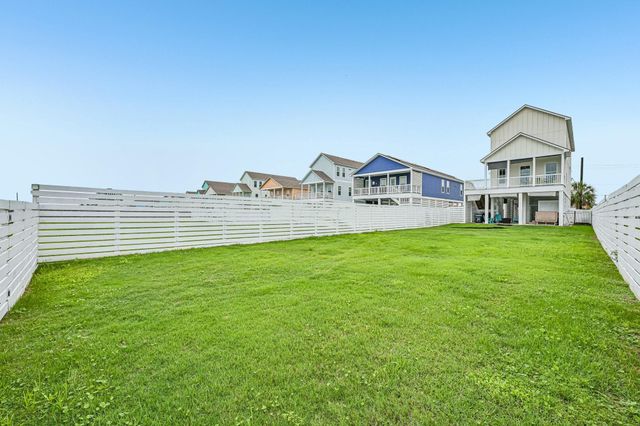2435 103rd Street, Galveston, TX 77554