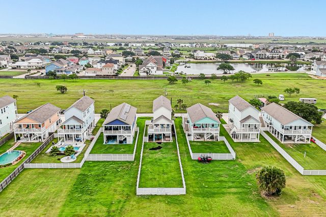 2435 103rd Street, Galveston, TX 77554