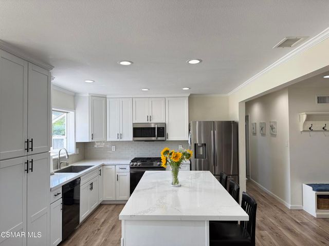 538 Dorena Drive, Newbury Park, CA 91320