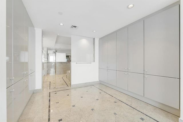 529 S Flagler Drive 24E, West Palm Beach, FL 33401