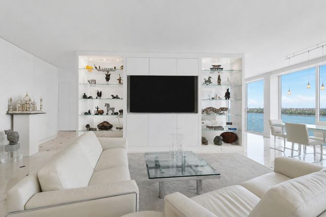 529 S Flagler Drive 24E, West Palm Beach, FL 33401