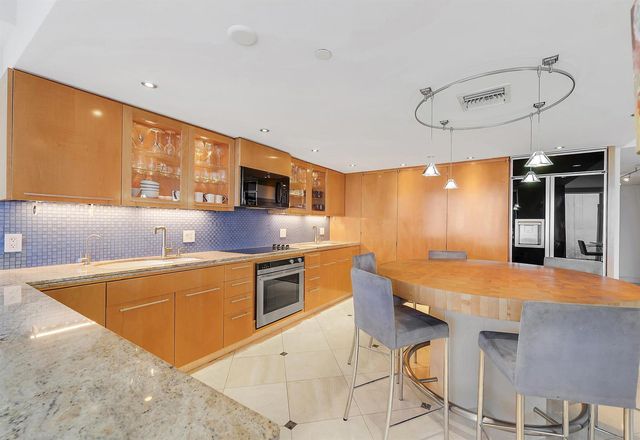 529 S Flagler Drive 24E, West Palm Beach, FL 33401