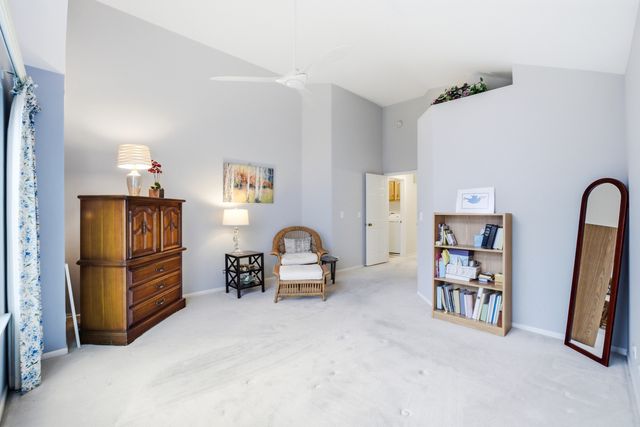 30W038 Willow Lane D, Warrenville, IL 60555