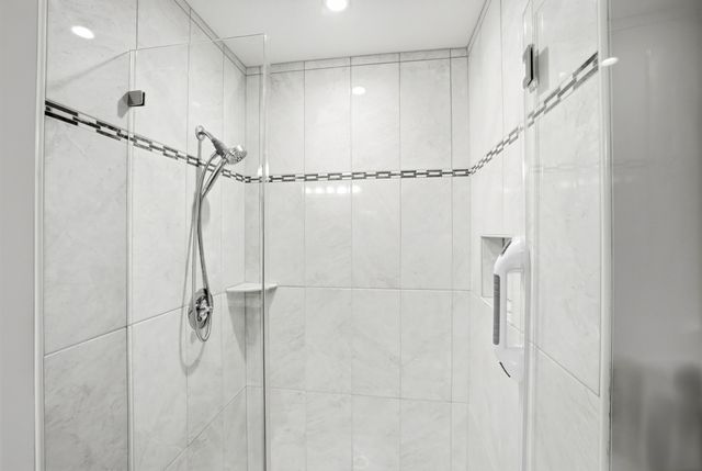 30W038 Willow Lane D, Warrenville, IL 60555