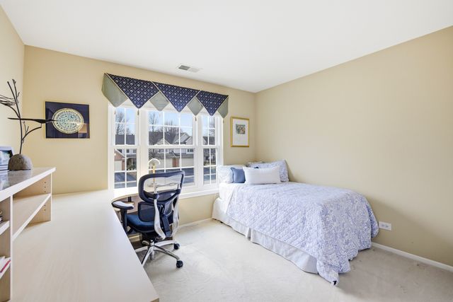 30W038 Willow Lane D, Warrenville, IL 60555