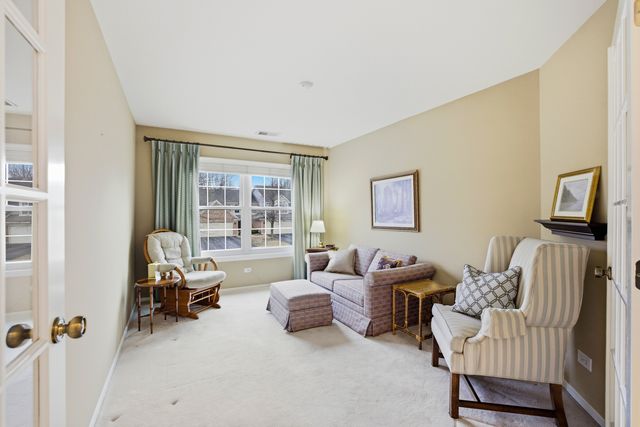 30W038 Willow Lane D, Warrenville, IL 60555