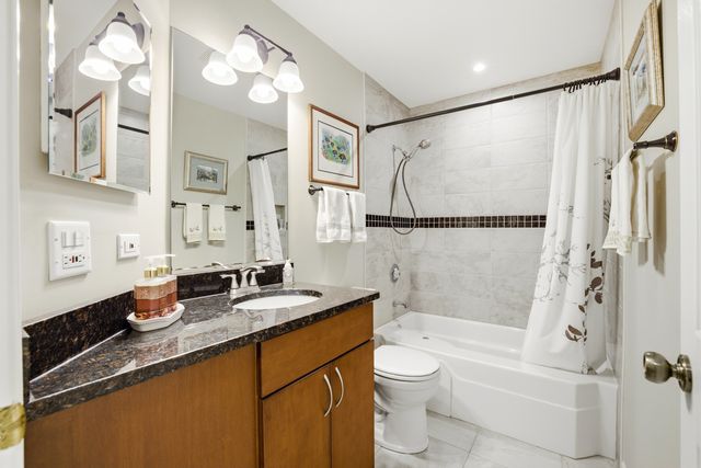 30W038 Willow Lane D, Warrenville, IL 60555