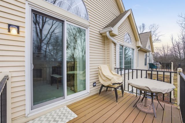 30W038 Willow Lane D, Warrenville, IL 60555