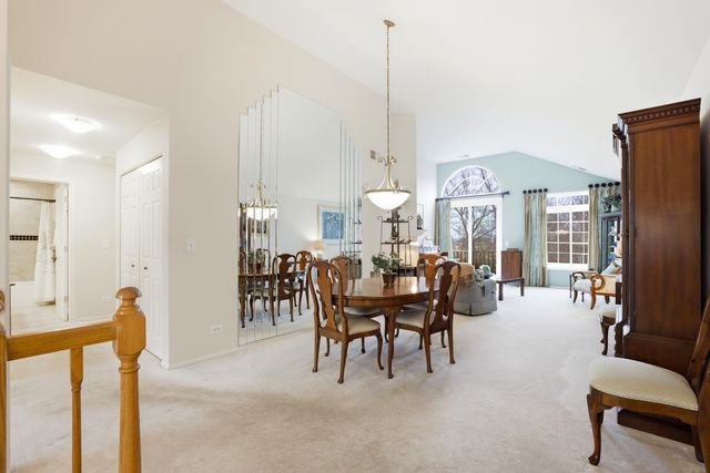 30W038 Willow Lane D, Warrenville, IL 60555