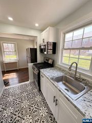 293 Elmwood Avenue A, Maplewood, NJ 07040