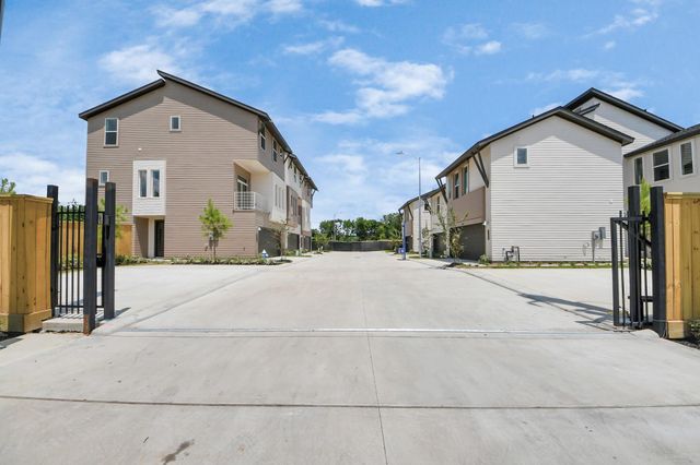 5905 Urban Pines Street, Houston, TX 77091
