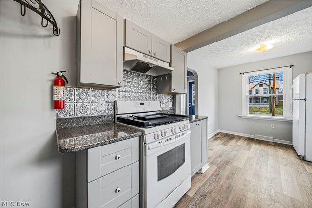 729 W Main Street, Geneva, OH 44041