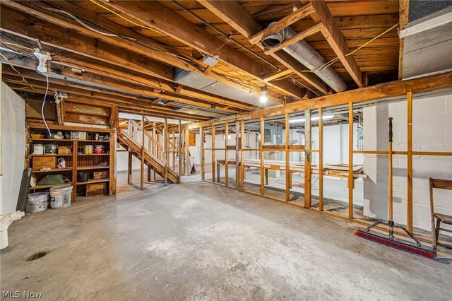 729 W Main Street, Geneva, OH 44041