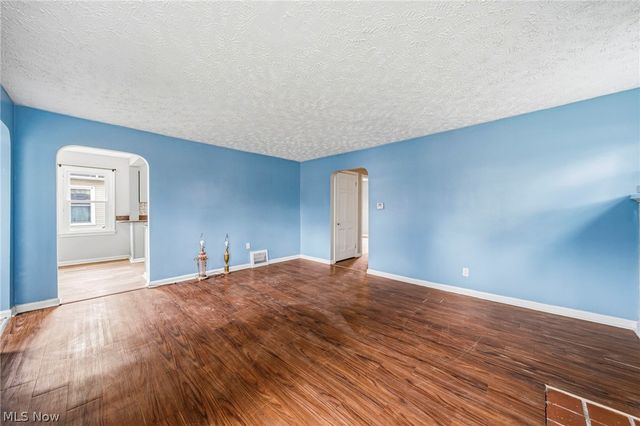 729 W Main Street, Geneva, OH 44041