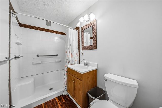 729 W Main Street, Geneva, OH 44041