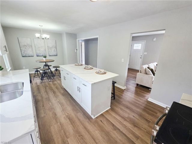 45 Londonshire TER, Hampton, VA 23666