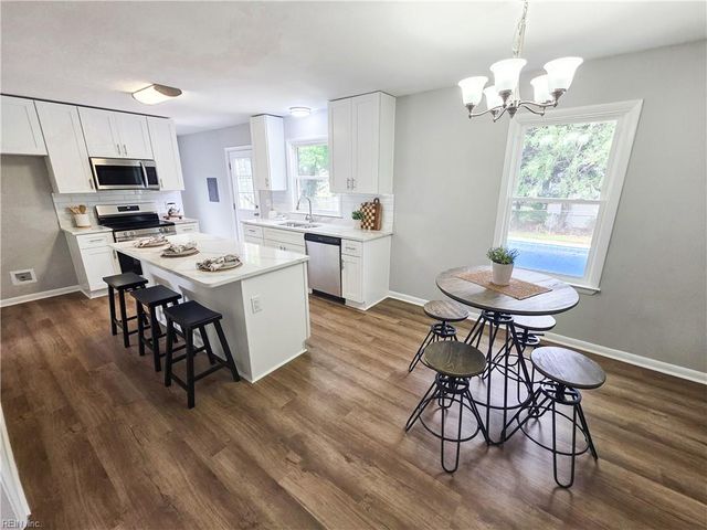 45 Londonshire TER, Hampton, VA 23666